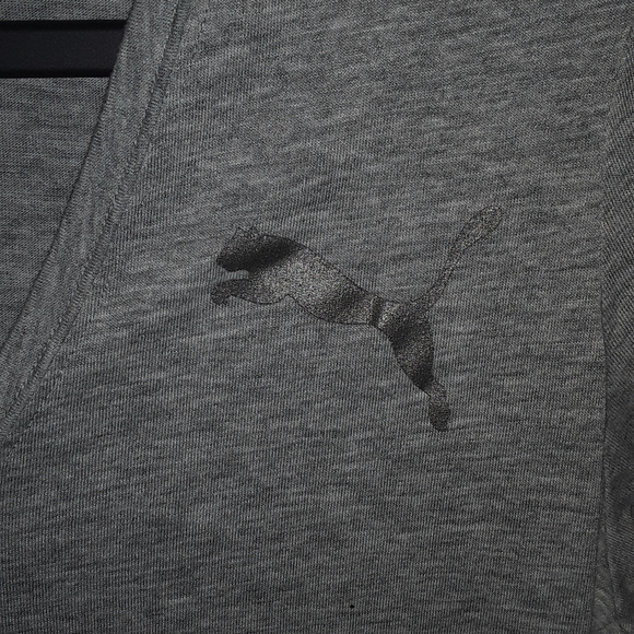 Puma Women's V-Neck Teeshirt - Picture 6 of 11